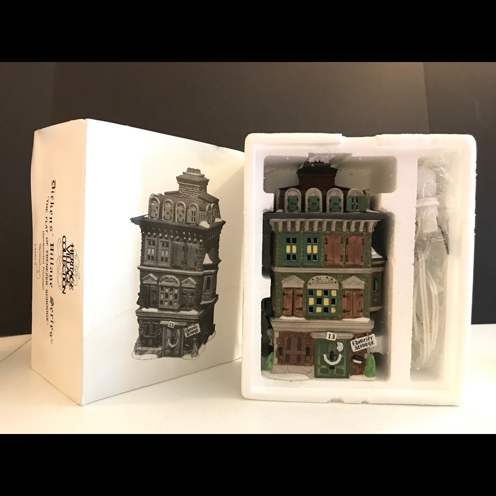 Dept 56 Heritage Coll. Flat of Ebenezer Scrooge